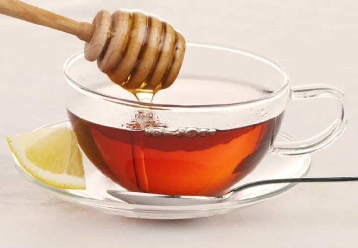 Чай с лимоном и медом