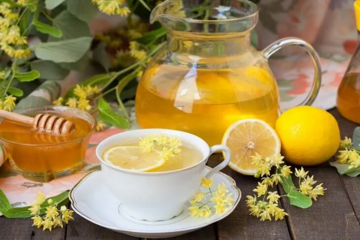 Теплая вода с лимоном и медом